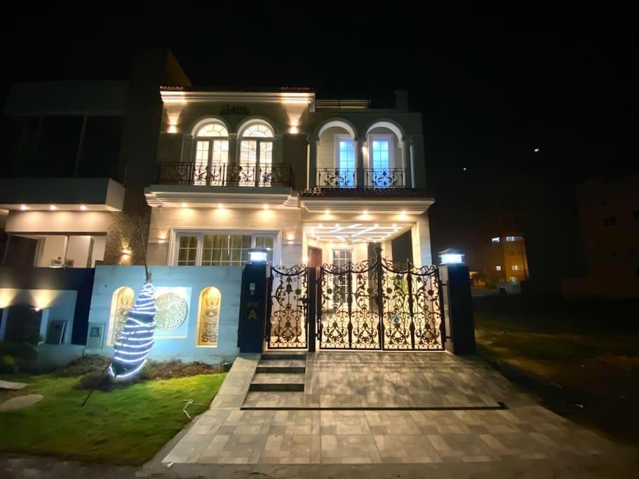 Modern Luxury Home Dha Lahore Exterior photo